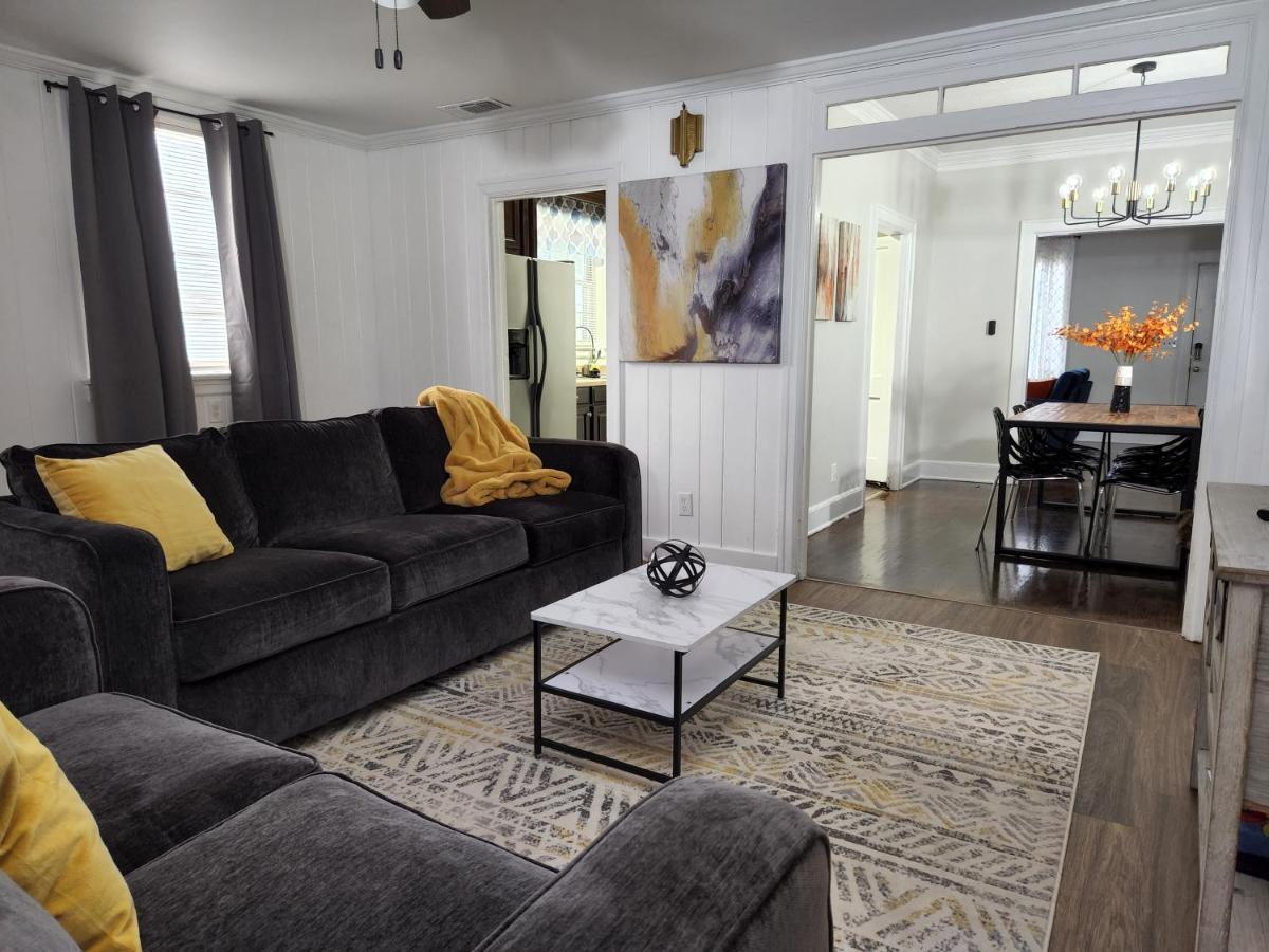 Spacious Centrally Located 3 Bed 2 Bath - Sleeps 8 Монтгомъри Екстериор снимка