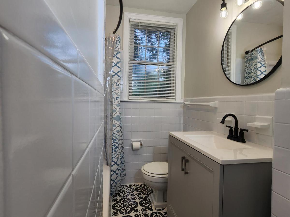 Spacious Centrally Located 3 Bed 2 Bath - Sleeps 8 Монтгомъри Екстериор снимка
