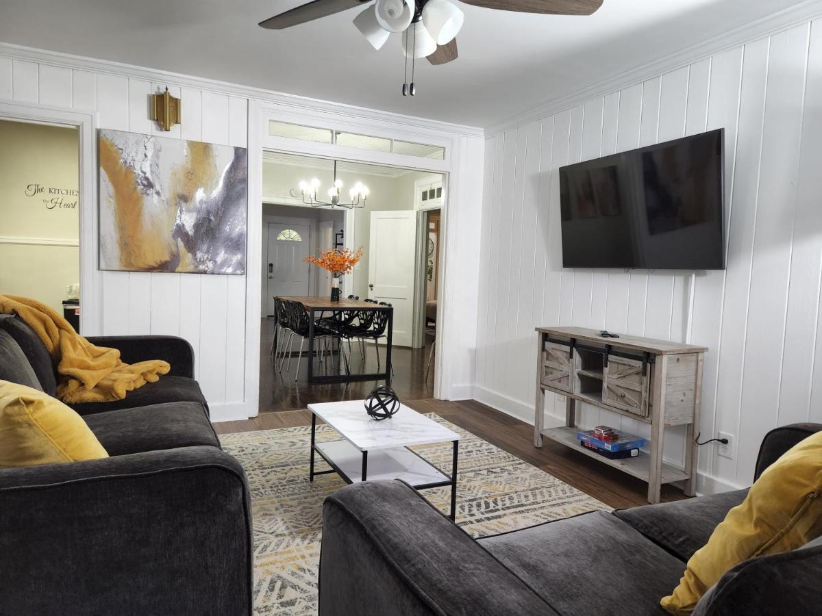 Spacious Centrally Located 3 Bed 2 Bath - Sleeps 8 Монтгомъри Екстериор снимка